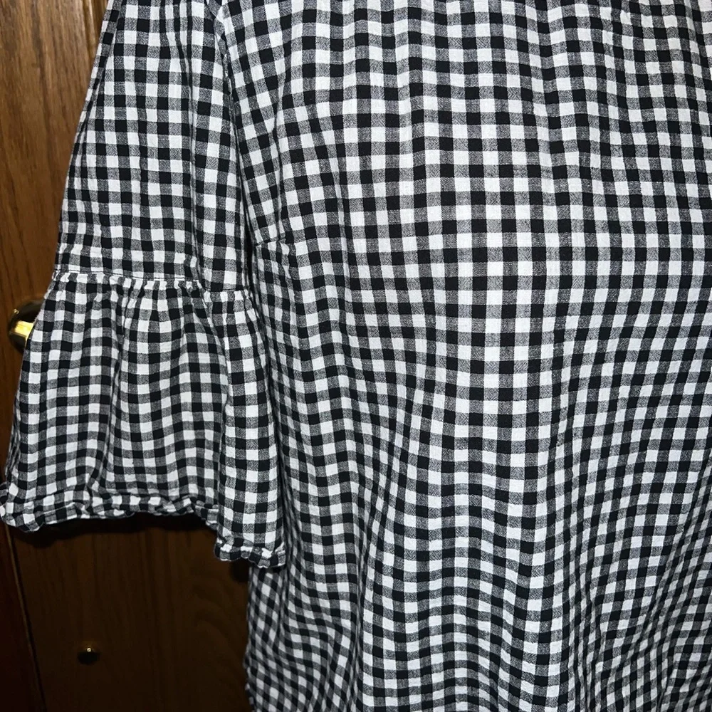 Black And White Plaid Blouse - Picture 6 of 6